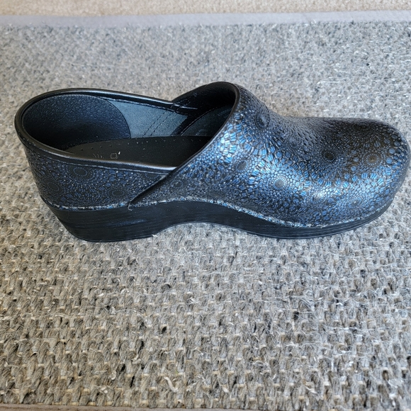 Dansko Professional Clogs blue/black patterned - Picture 7 of 13